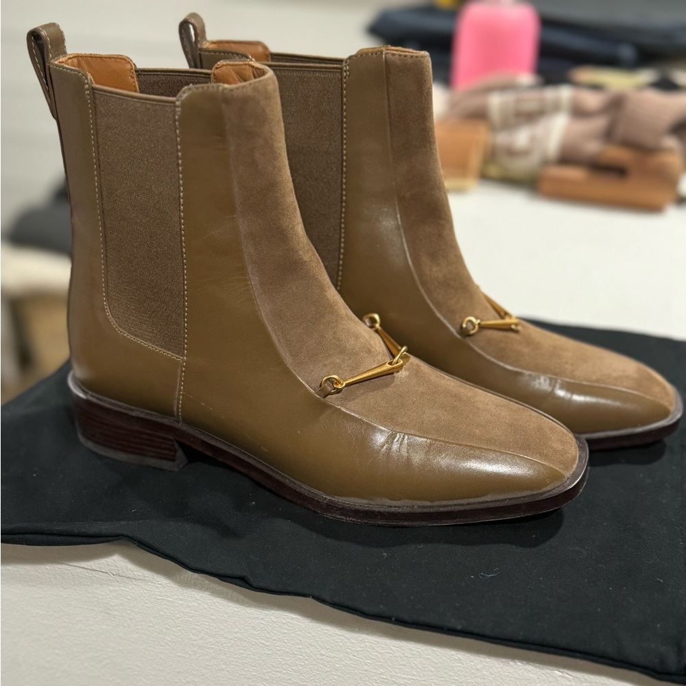 NWOB Tory Burch Equestrian Link Chelsea Booties